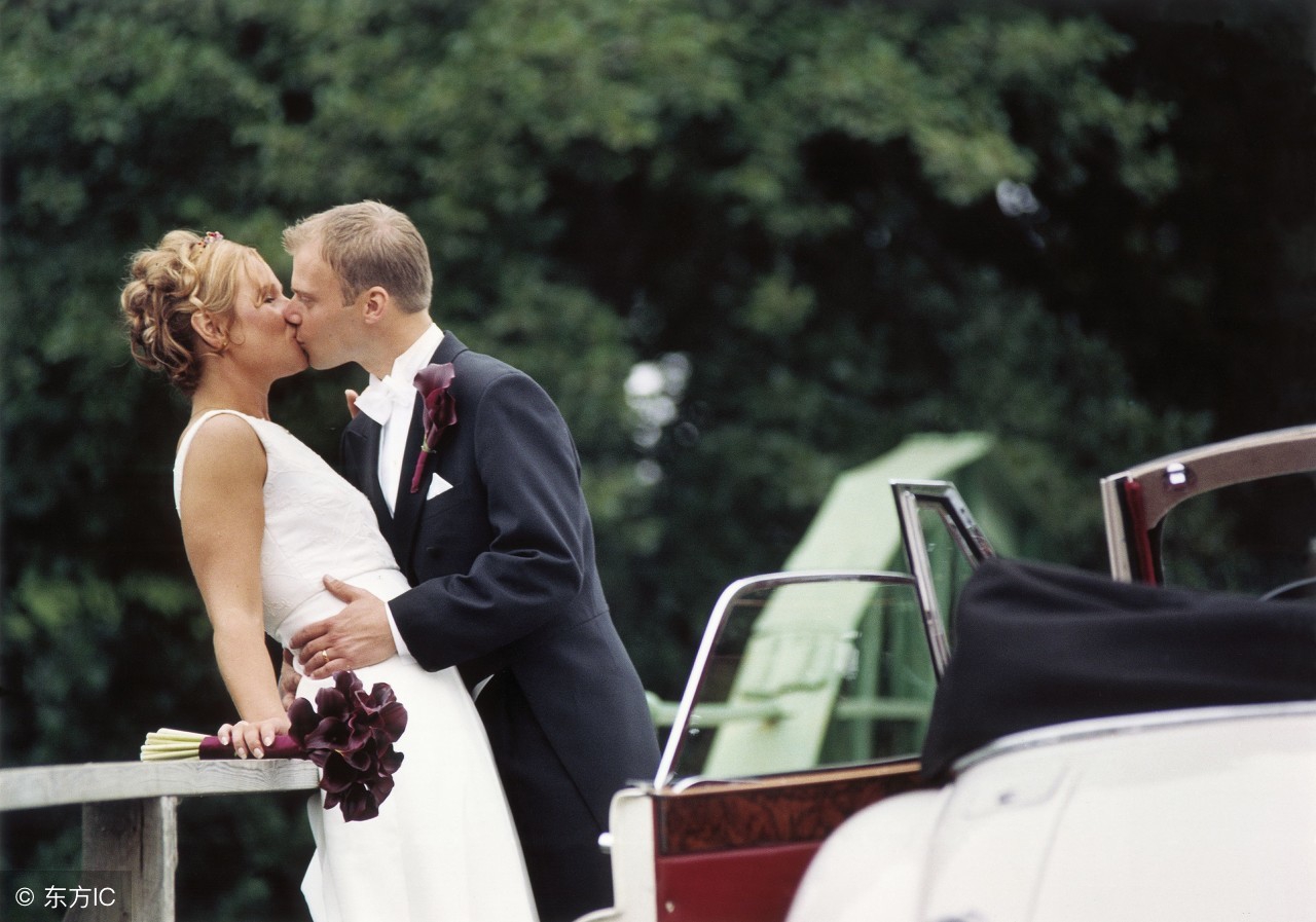 唯美爱情经典诗句英文,古诗爱情诗句英文翻译