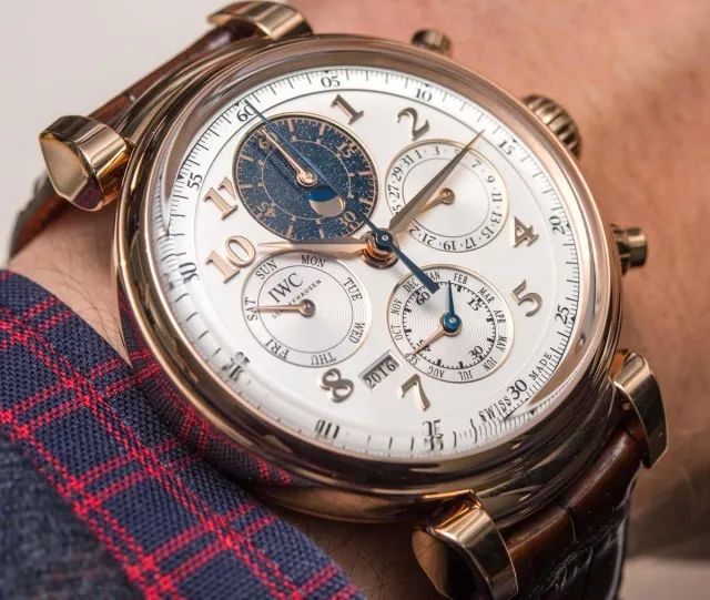 戴万国的男人是什么性格,戴万国的男人什么档次