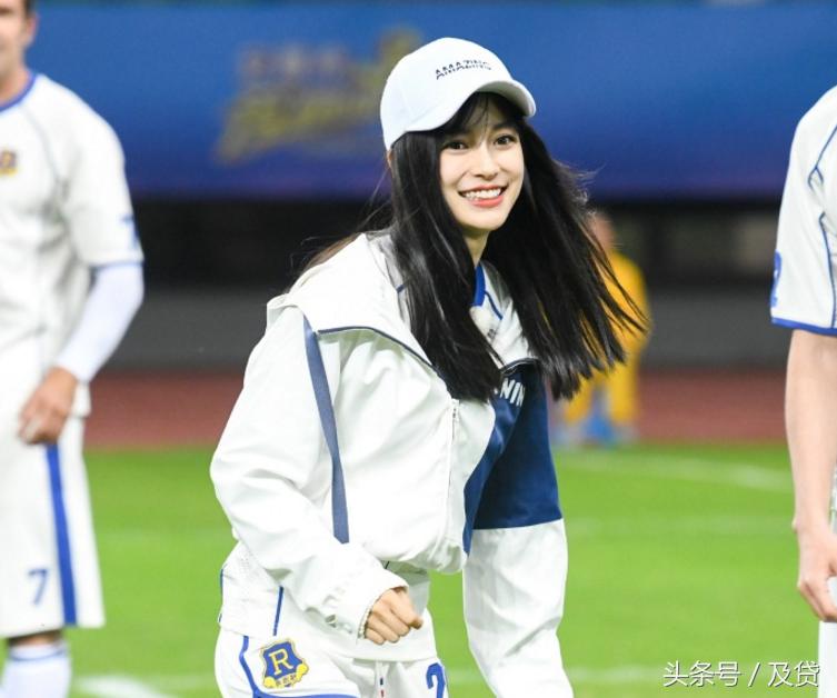 世界杯足球宝贝神秘又美丽,世界杯各国足球宝贝惊艳片段