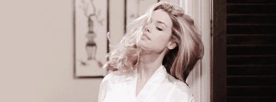 脱发是怎么回事脱发的原因有哪些,女性脱发连根一起掉严重10个原因