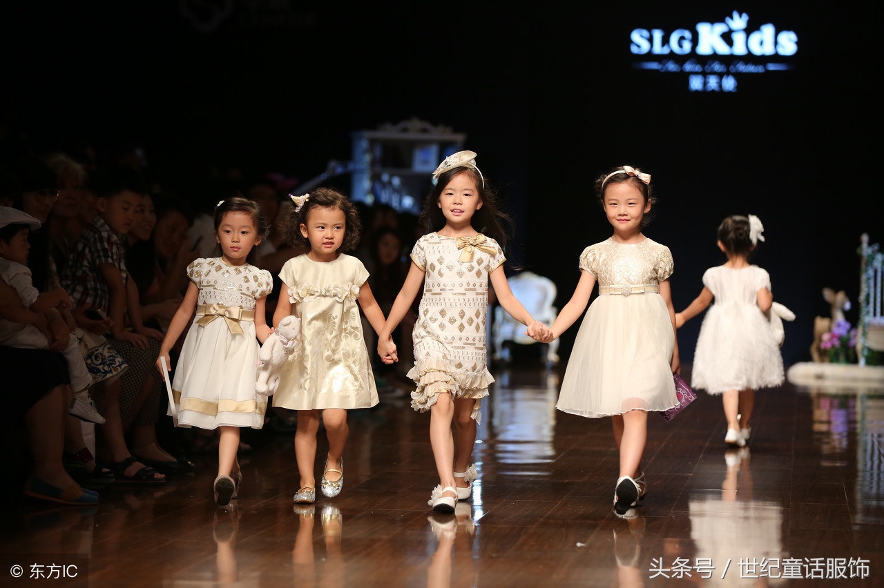 如今童装生意不好做该做些什么呢,应该怎么做好童装生意呢