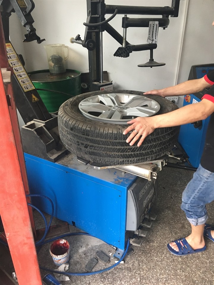 长安cs75plus轮胎爆胎,长安cs75爆胎怎么回事