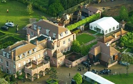 梅西内马尔c罗豪宅,梅西与c罗在一个房子里动画