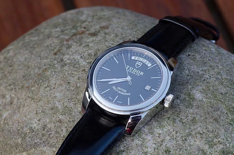 浪琴康卡斯男表万元内,一万左右男表除了浪琴还有啥