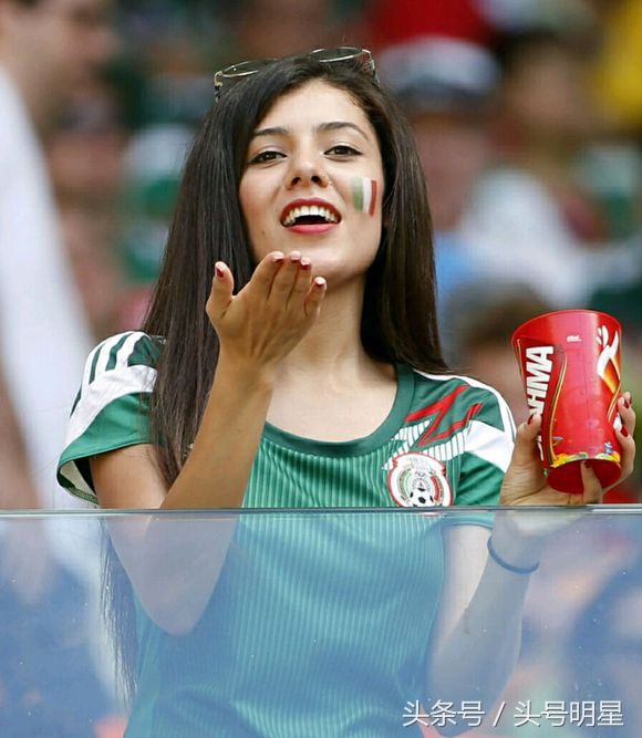 2018世界杯养眼女球迷,世界杯八强女球迷争奇斗艳