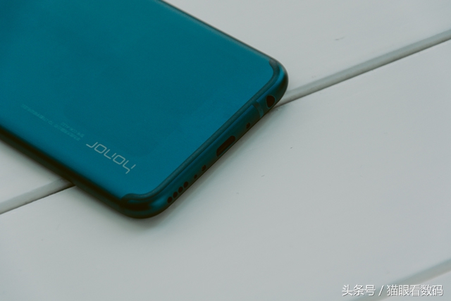 荣耀Play深度测评麒麟970“解除封印”性能升级