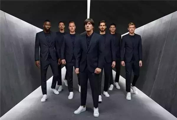 从姐弟恋到保姆上位世界杯球星背后的女人都不简单