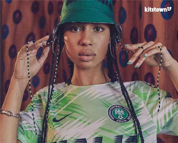 从姐弟恋到保姆上位世界杯球星背后的女人都不简单