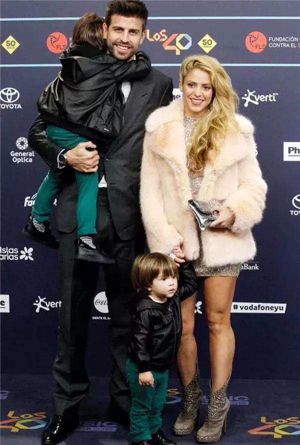 从姐弟恋到保姆上位世界杯球星背后的女人都不简单