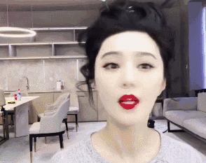 范冰冰豪华化妆台,范冰冰的化妆柜里有什么