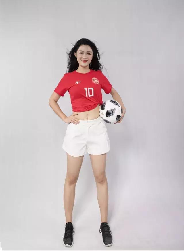 空姐足球教练,空姐踢球