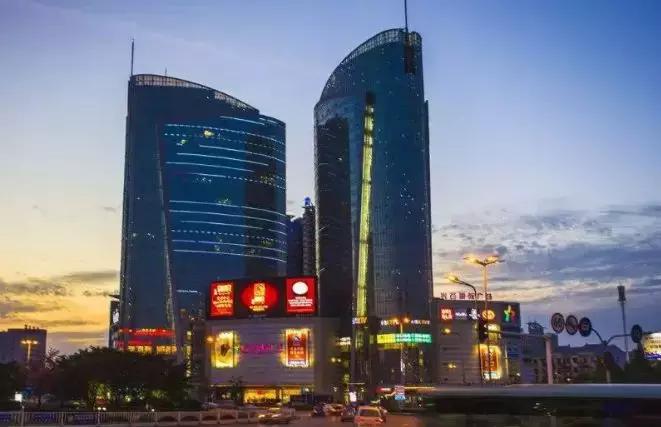 十年前的光谷和十年后的光谷,揭秘光谷惊艳世界的人生