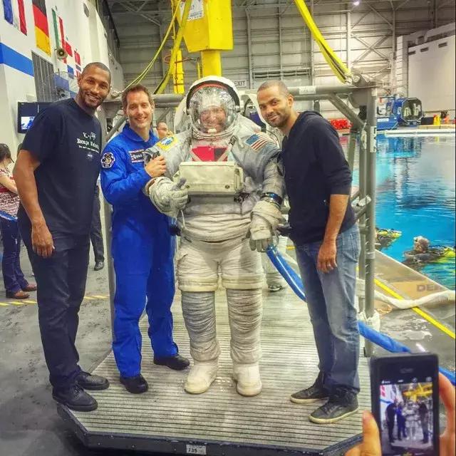 马刺旧将迪奥正式参军！他成了从CCTV5走向CCTV7的男人