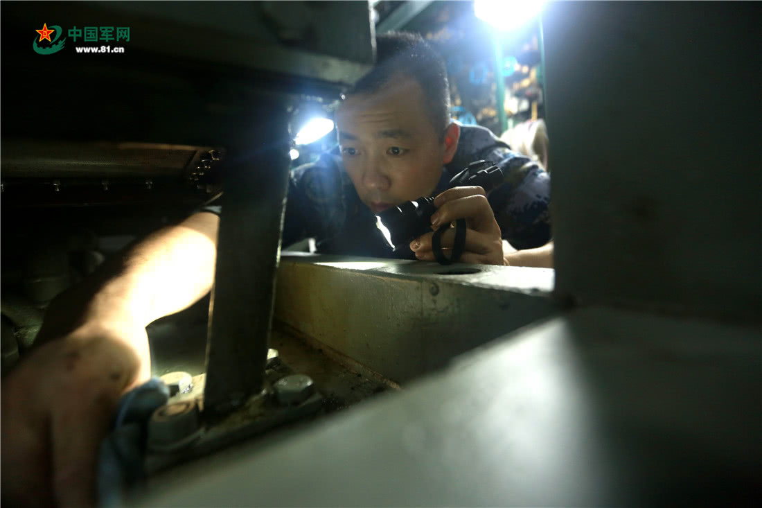 24年坚守机舱柴油机的“心情”他最懂