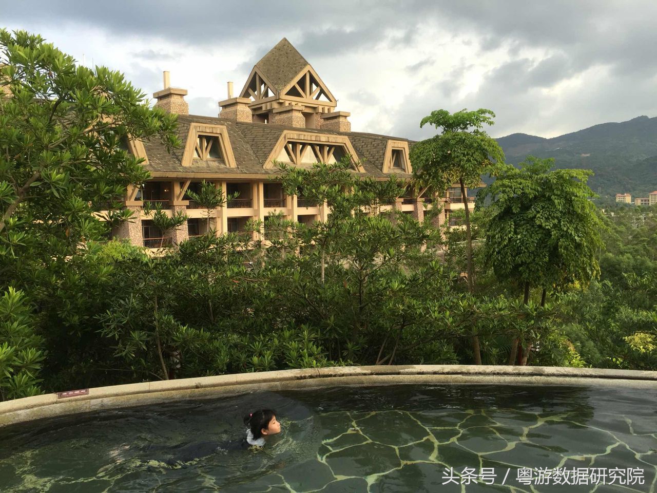 涓栫晫鏉挒涓婄埗浜茶妭,涓栫晫鏉拰绔崍