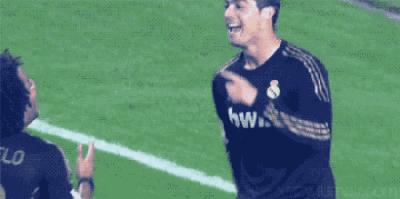 足球运动员近视的有哪些,做过近视手术的足球明星