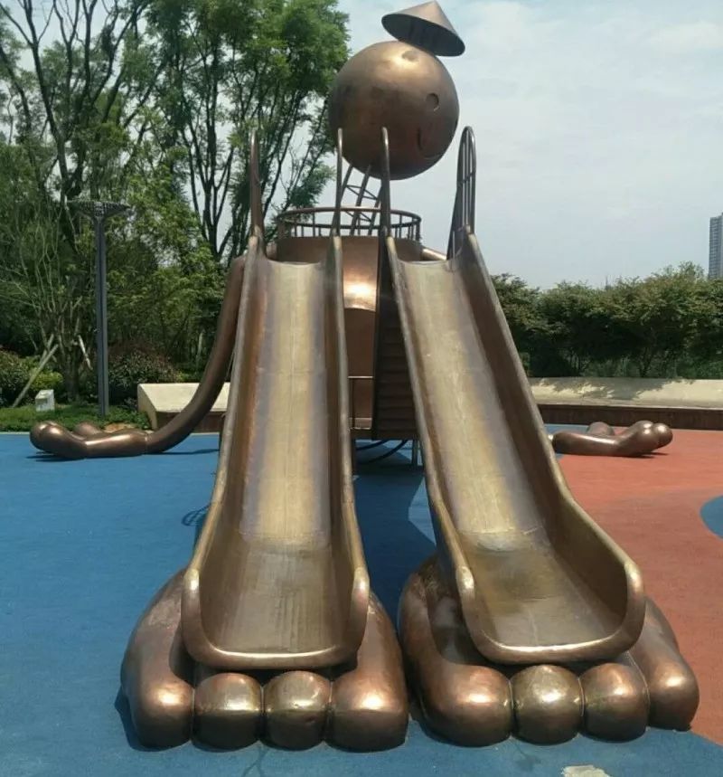 儿童玩耍金属滑梯被烫伤怎么处理,孩子玩滑滑梯屁股被烫伤