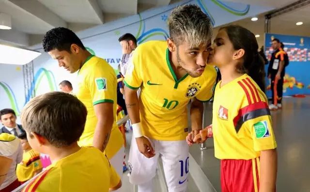 羽毛球球童,冷知识打羽毛球的男生都很瘦