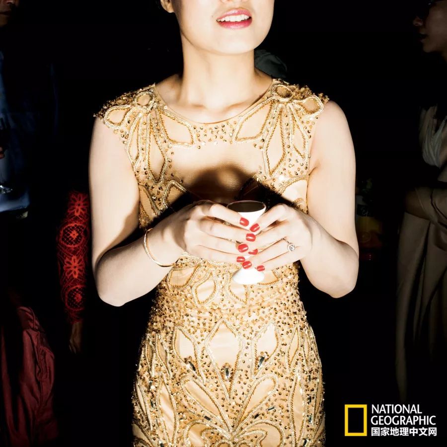 “对球当歌,人生几何”,看世界杯时为什么爱喝酒呢?