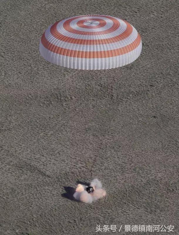 宇航员去太空看什么呢,宇航员在太空看飞机