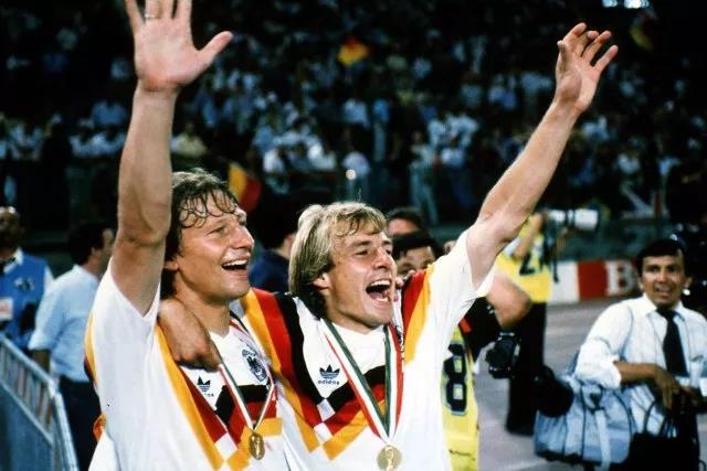 除了nike和adidas还能穿什么,耐克阿迪球衣对比