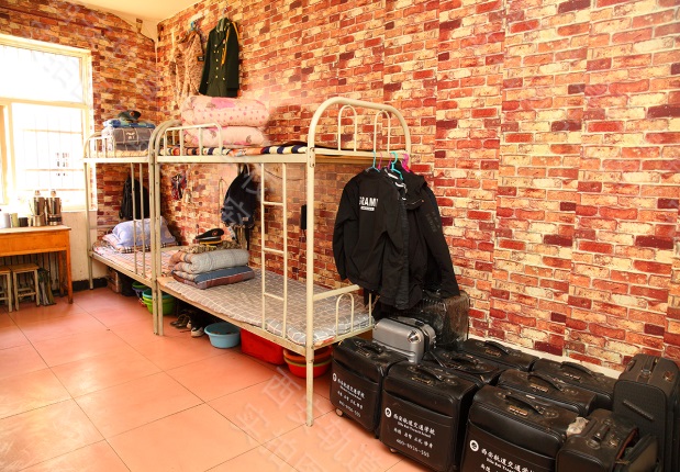 初、高中毕业生的福音！西轨特招，毕业直签铁路单位，高薪安置！