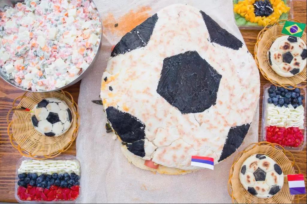 肉夹馍店老板7天爆改世界杯主题餐厅,网易、华为员工争着入伙