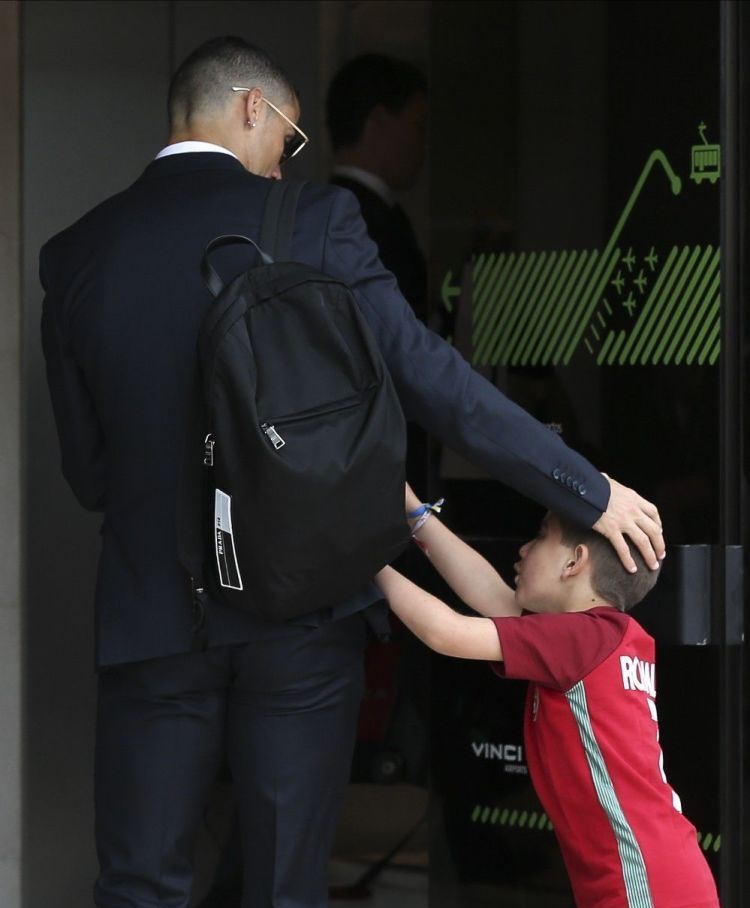 行走的荷尔蒙免费观看,阳刚帅哥行走的荷尔蒙