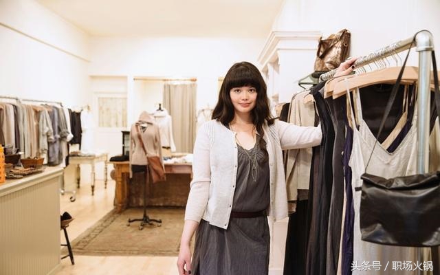 那些街头服装小店冷冷清清，到底怎么赚钱养家，说出来意想不到！