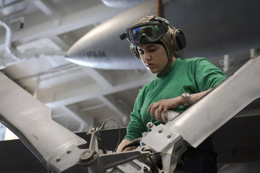 驻伊美军有多少人,驻伊美军女兵真实生活