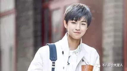 机智应对非洲迷妹告白，王俊凯情商满分，怪不得这么快走向国际化