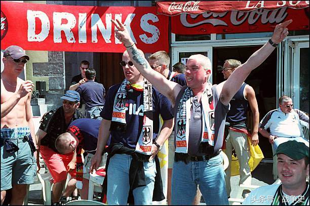 为了世界杯，这些足球流氓拼死搏斗，最终的王者却是这一国