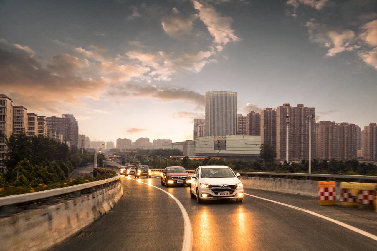 北京汽车燃情世界杯之旅登陆石家庄，众车友尽享激情狂欢夜