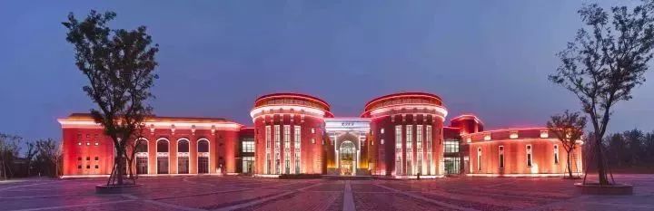 探索上海的特色景点,探索上海旅游景点和美食推荐