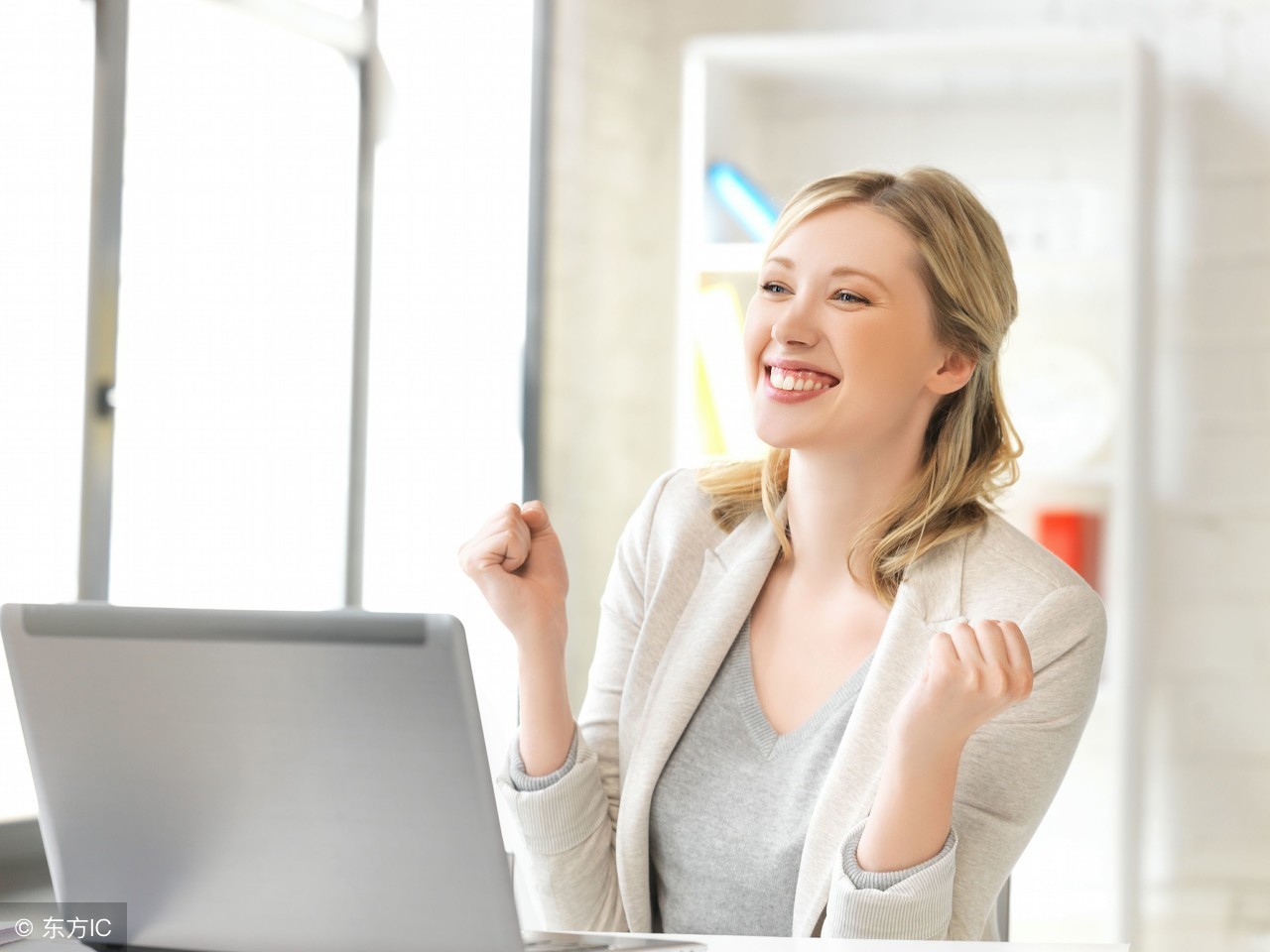 五十岁女人总是口腔溃疡反反复复,来月经前总是口腔溃疡是什么原因