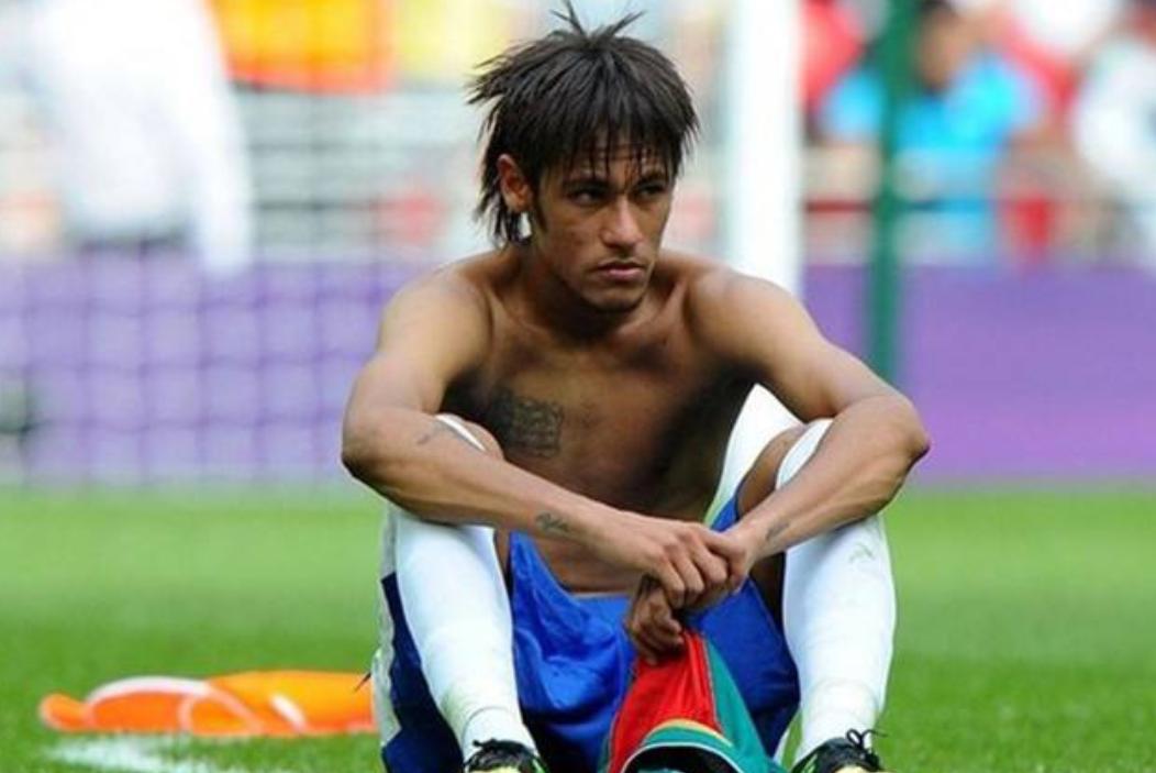 内马尔发型泡面头,内马尔方便面鸡冠头