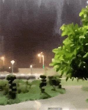 一天下好几次下雨,一天下了几场大暴雨