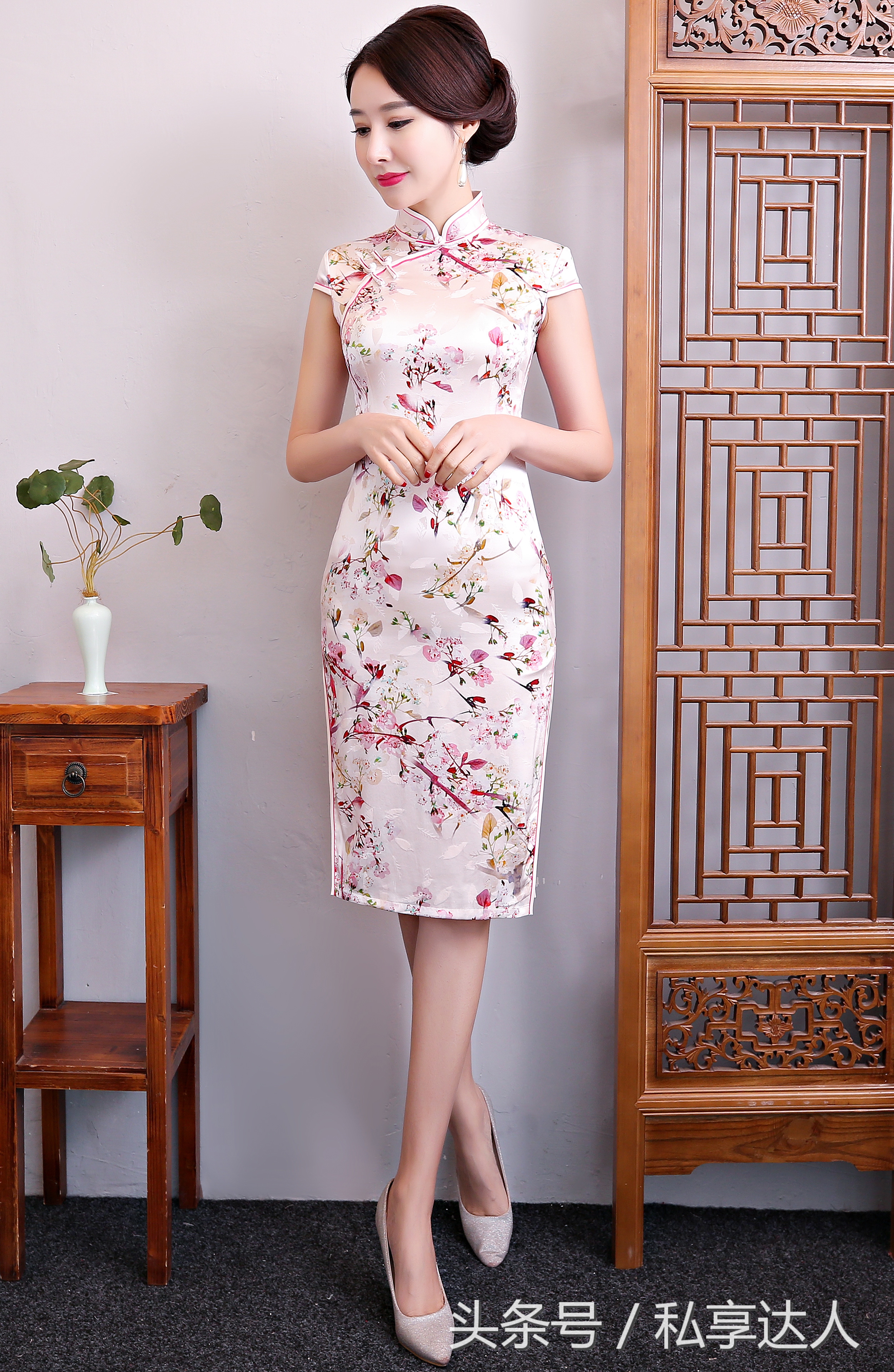 二次元女生真丝旗袍图片,马苏穿真丝旗袍