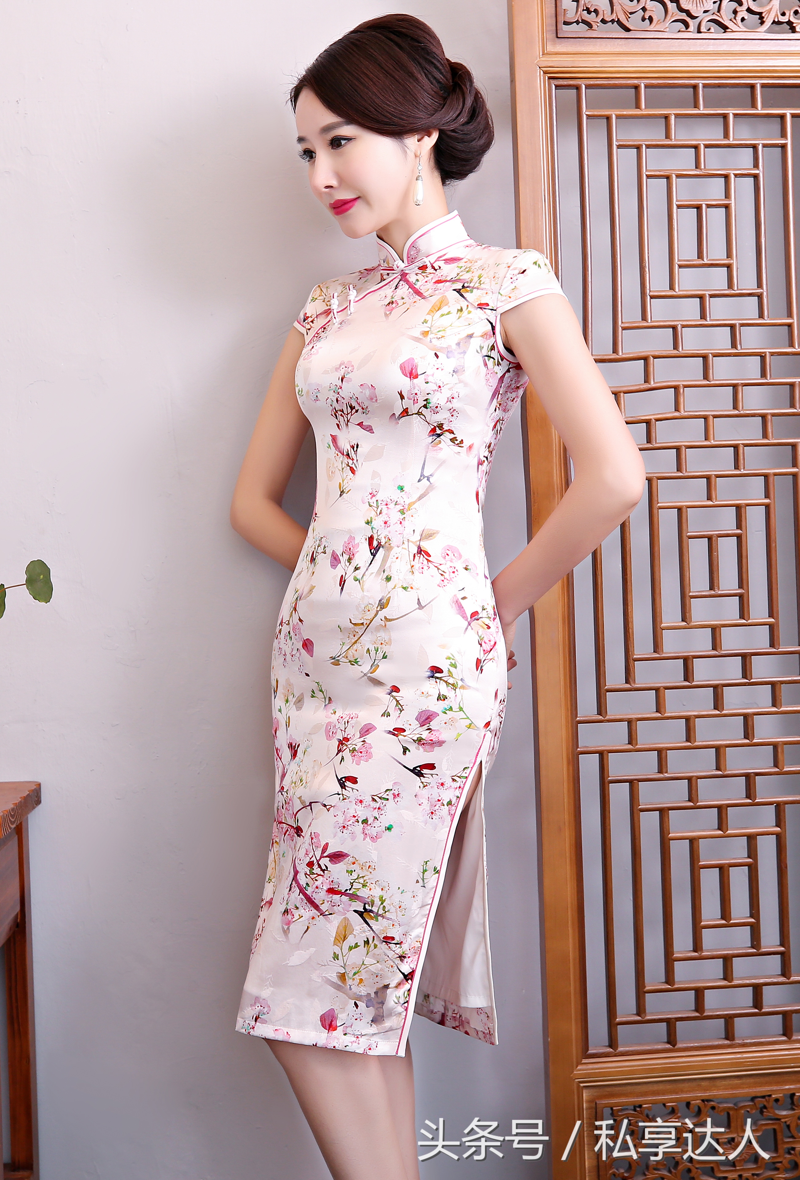 二次元女生真丝旗袍图片,马苏穿真丝旗袍