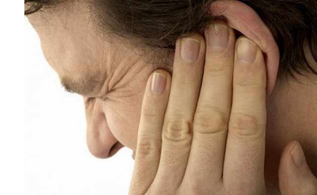 喉癌明显症状是耳朵痛吗,总是耳朵疼一查是喉癌