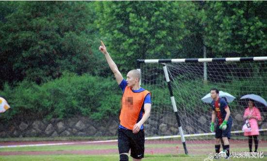 踢球明星鹿晗,明星谁踢球最好