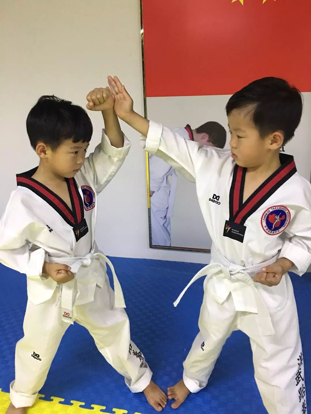 100元抵500元！赶快给孩子抢个名额，这个夏天一起去“踢馆”！