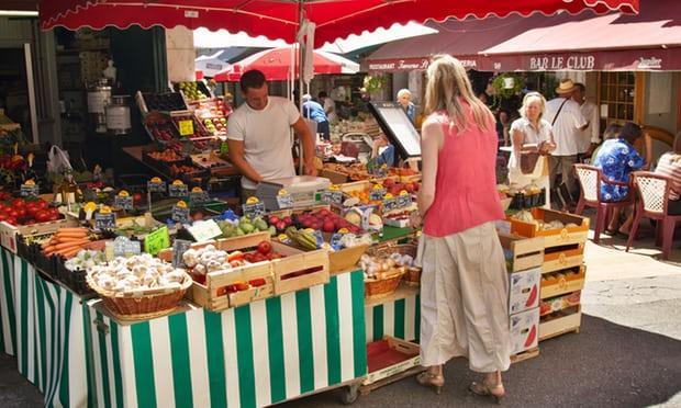 意大利让世界杯走开酒吧空空荡荡只一个中国球迷在看球