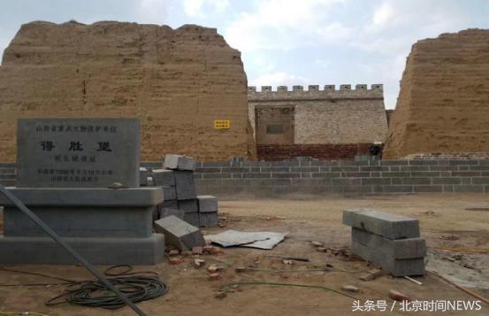 长城古堡用仿古砖包裹遭质疑破坏*物文**官方:经过审批