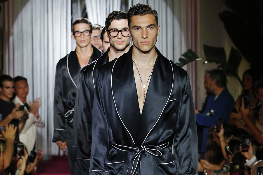 裸体的国王，Dolceamp;Gabbana办了一场男版“维密秀”