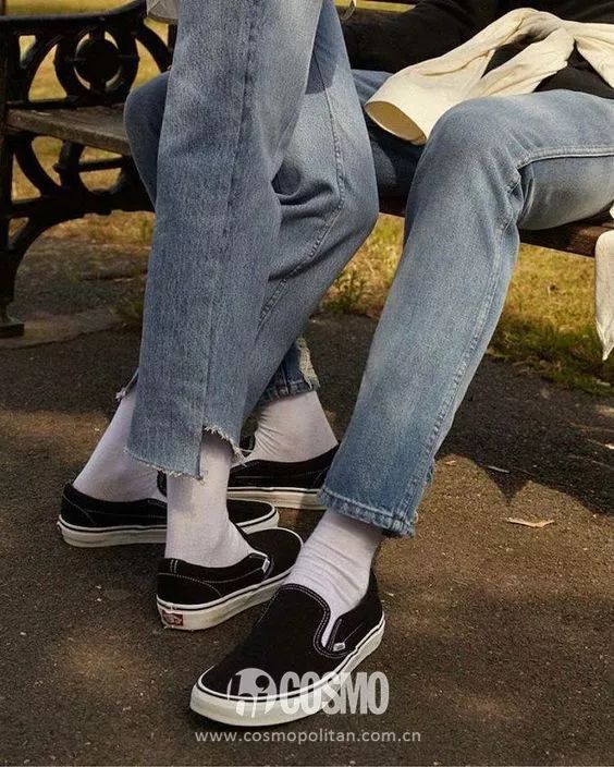 刘雯穿的小黑鞋运动鞋,刘雯复古高级鞋