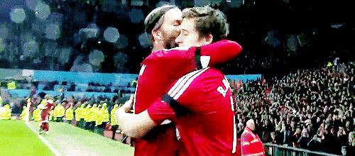 他们是被朋友圈绑架最深的球迷，却从未尝过小龙虾