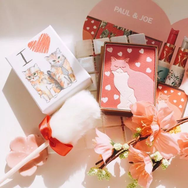 lv定制款狗狗包,lv上画熊猫的包