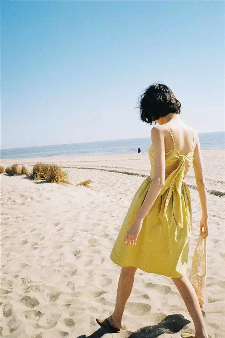 夏天拍照必备的10件衣服,夏季拍照服饰搭配图片