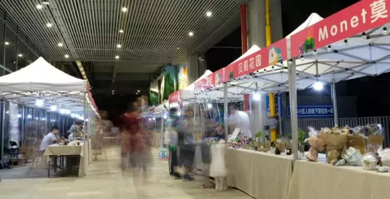 刚刚过去的父亲节，我和孩子在这里踢了一场世界杯